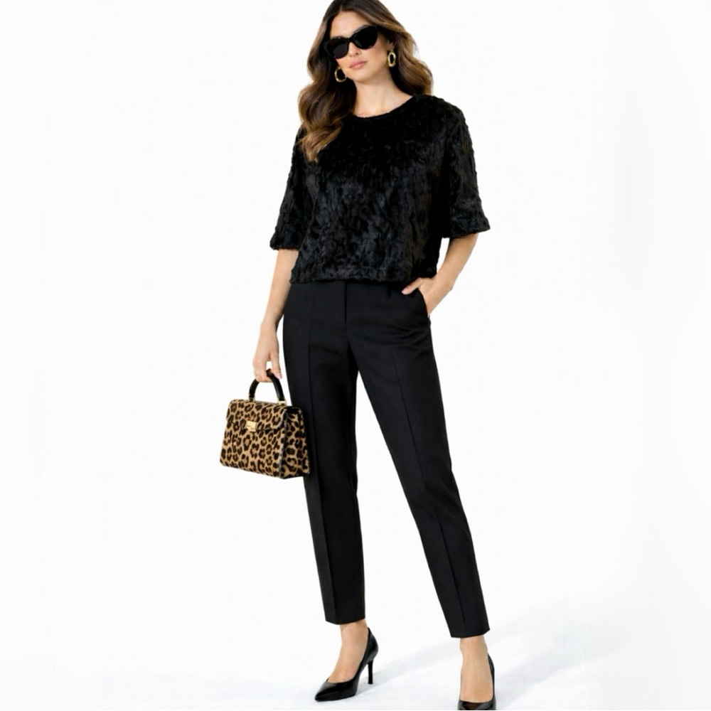 ♨️Bar III Black Faux Fur Cheetah Embossed Lined Cropped Top Sz Medium💛